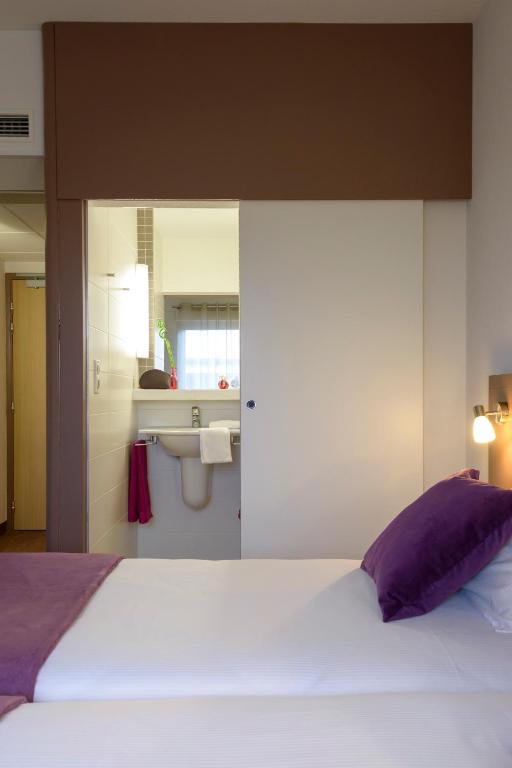 Brit Hotel Reims Croix Blandin - Resim 20