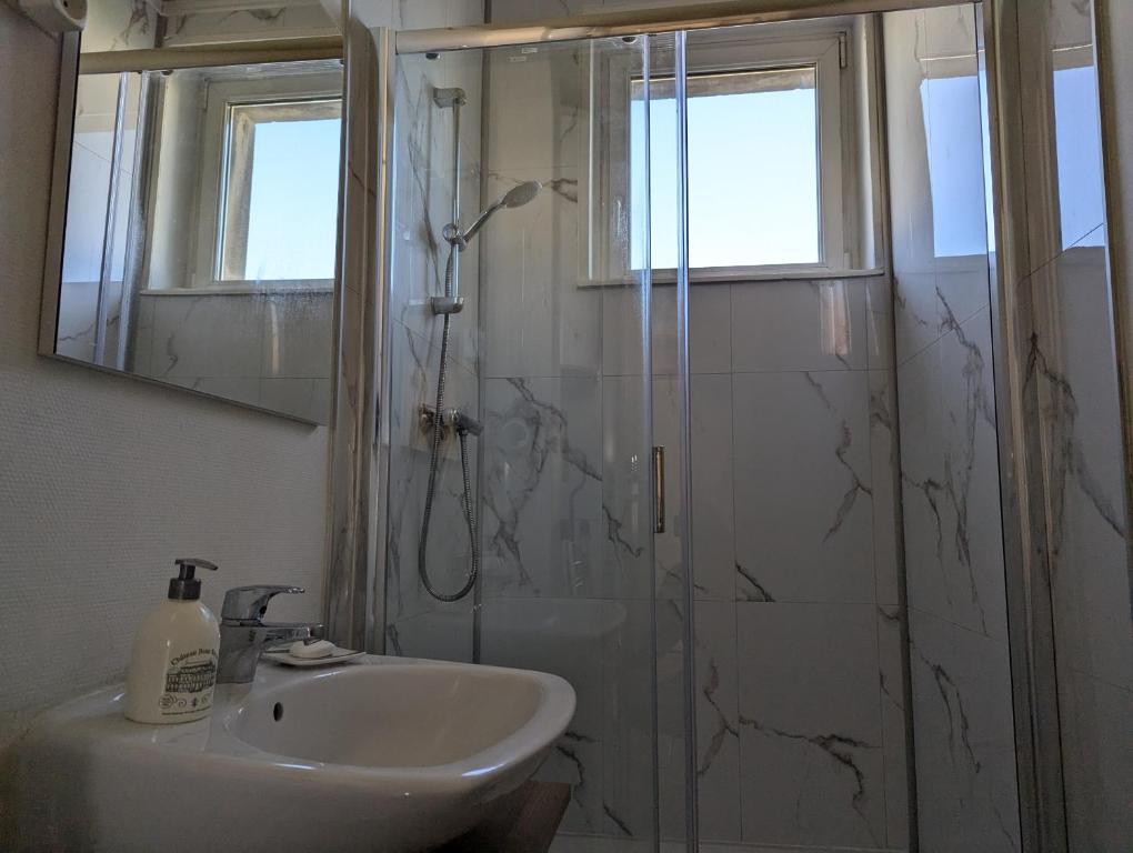 Le Mirage - appartement 2 chambres, salon, cuisine équipée, parking et wifi gratuit – photo 19