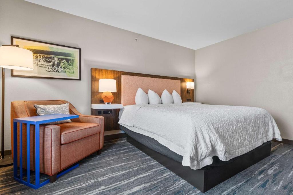 Postel nebo postele na pokoji v ubytování Hampton Inn & Suites Selma-San Antonio/Randolph AFB