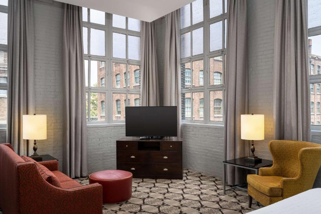 Hampton Inn and Suites New Orleans Convention Center - 