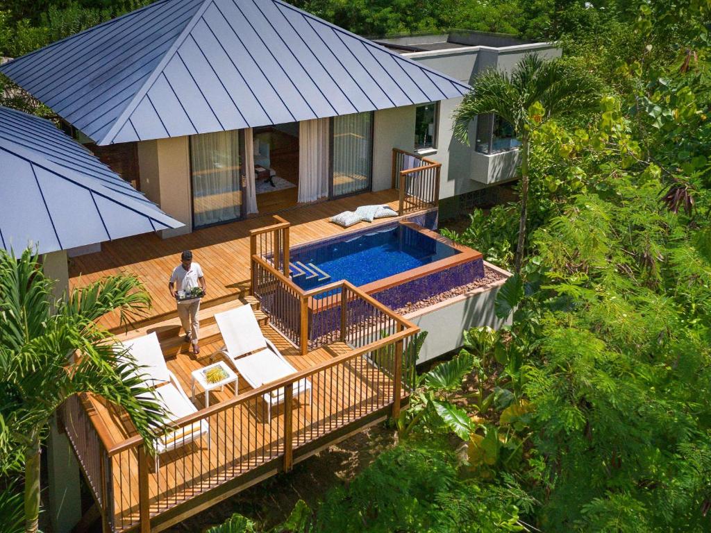A piscina em ou perto de Raffles Seychelles