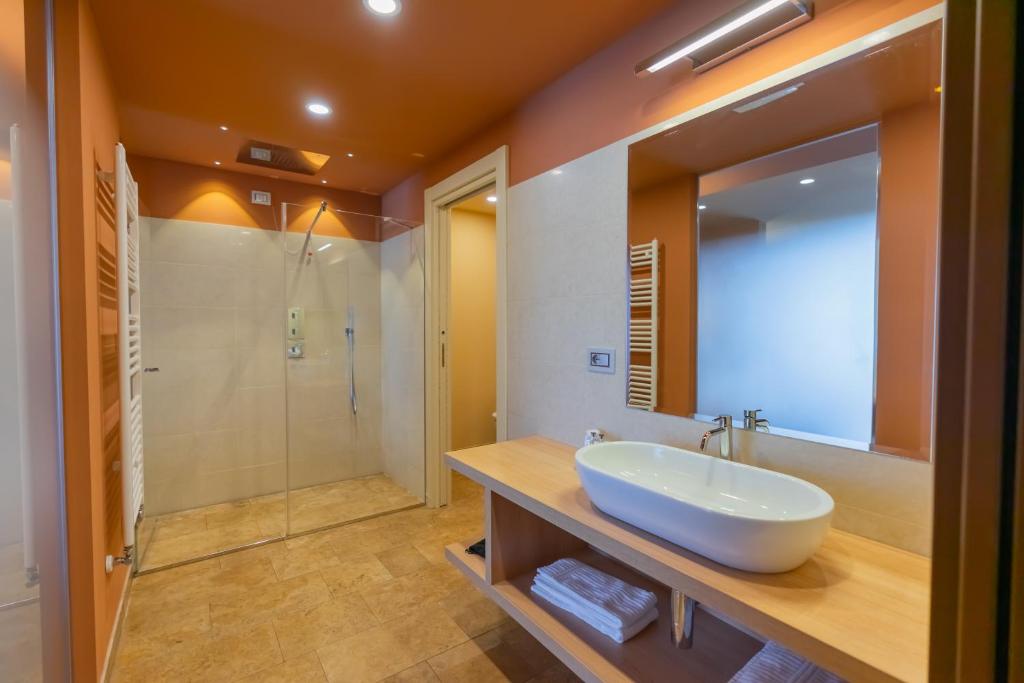 Koupelna v ubytování Hotel Belvedere Wellness&SPA