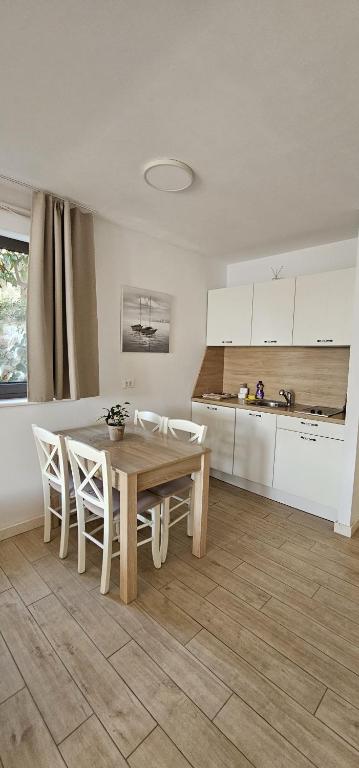 Kuchyňa alebo kuchynka v ubytovaní Guesthouse Augusta Insula