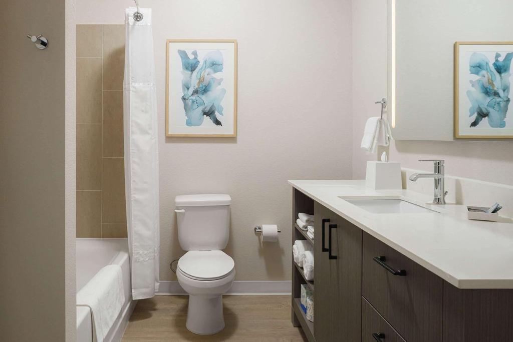 WaterWalk Extended Stay by Wyndham Jacksonville Deerwood Pk - Suite De Dos Dormitorios Con Dos Camas Rey