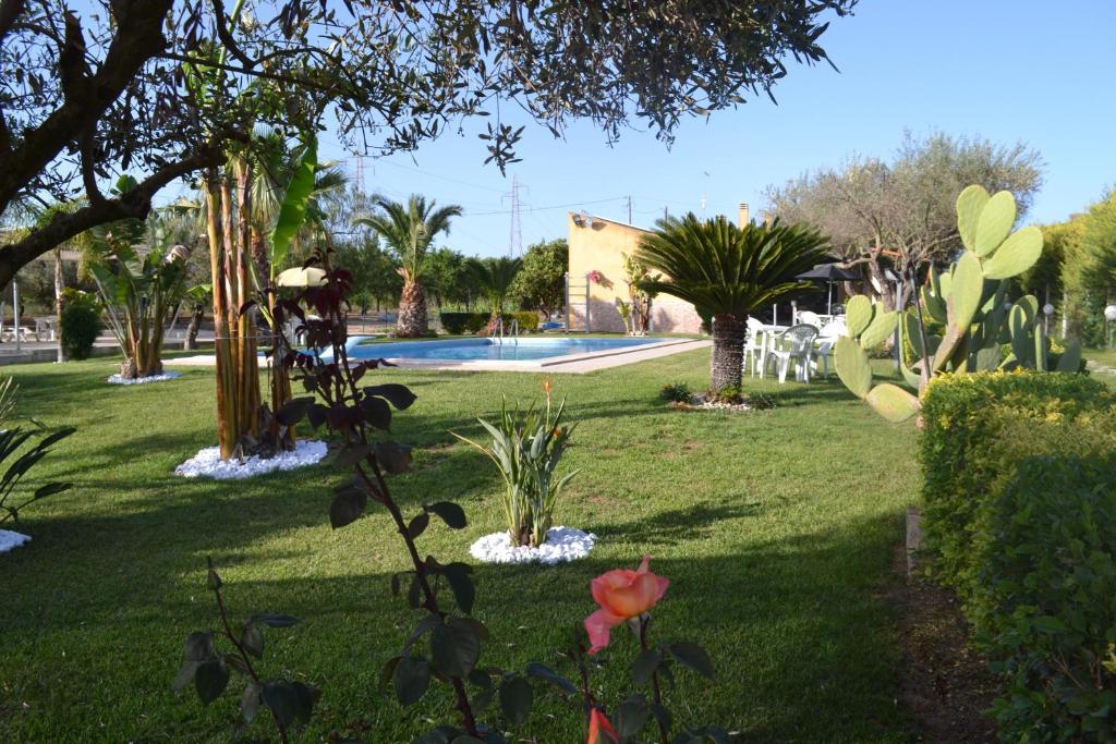 Bazén v ubytovaní Villa Adriana B&B alebo v jeho blízkosti