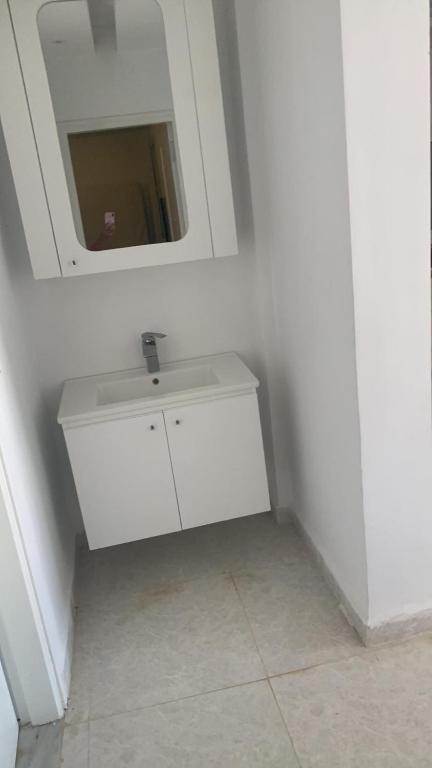 Fotografie z fotogalerie ubytování 5min de la zone touristique 400metre de la plage appartement chic S plus 1 v destinaci Hammamet Sud