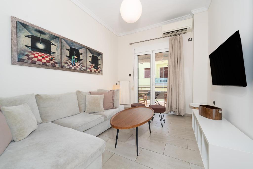 Modern Apartment in Athens Center, 10 mins walk to Plaka Historical Area
