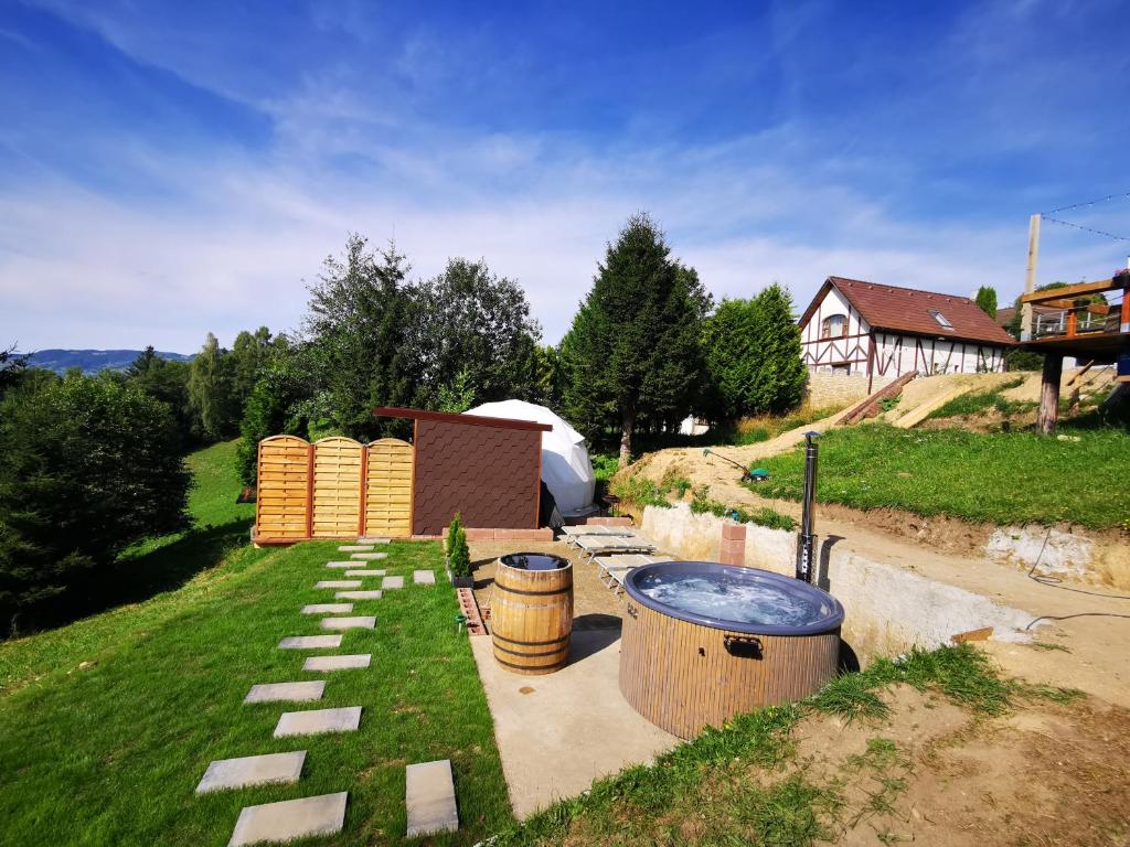 Příroda nedaleko luxury tent