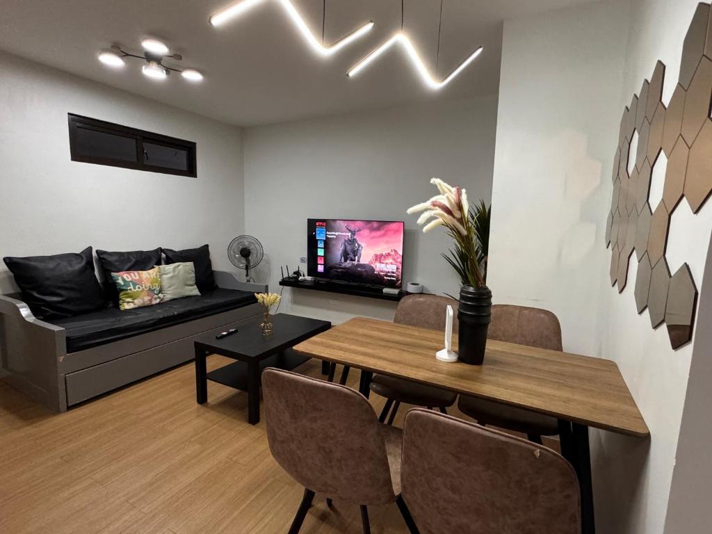 CozyVilla at Pine Suites Tagaytay 2BR or Studio with FREE PARKING - 两居室别墅