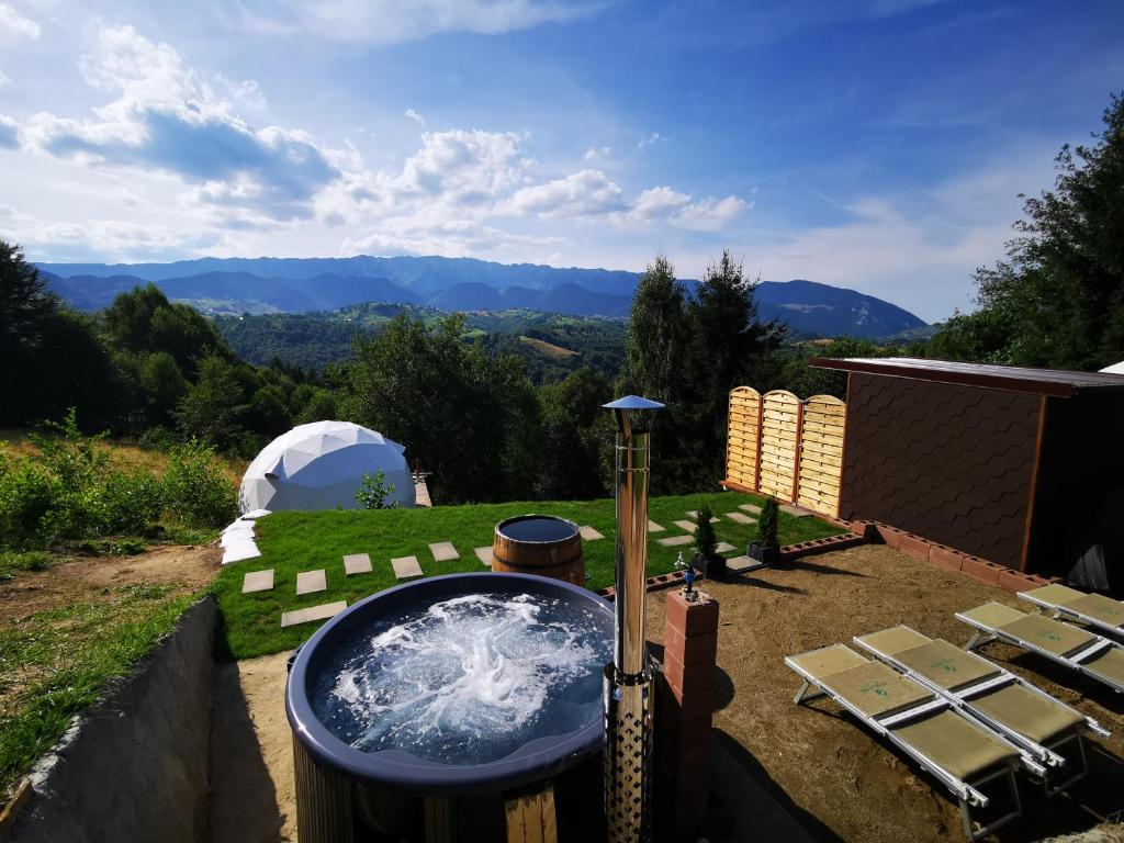 Příroda nedaleko luxury tent
