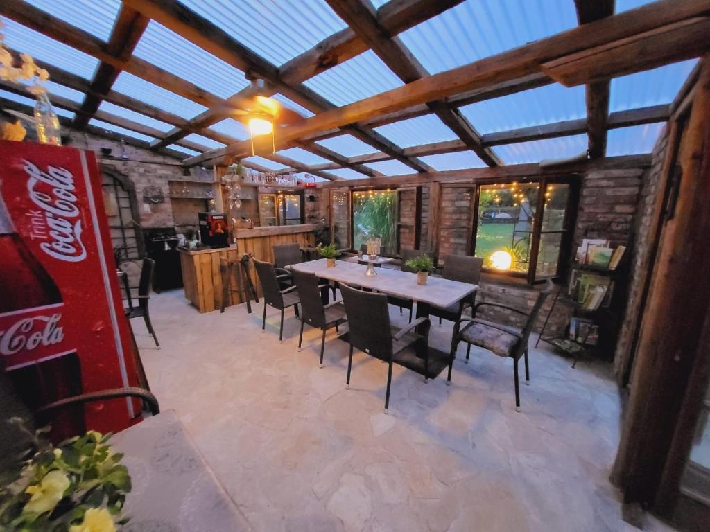 Fotografie z fotogalerie ubytování Appartment für 2 Personen mit eigenem Bad und Küche v destinaci Gračac