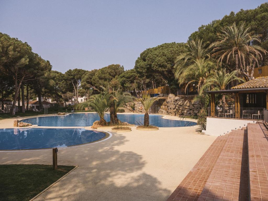 Bazén v ubytovaní wecamp Cala Montgó alebo v jeho blízkosti