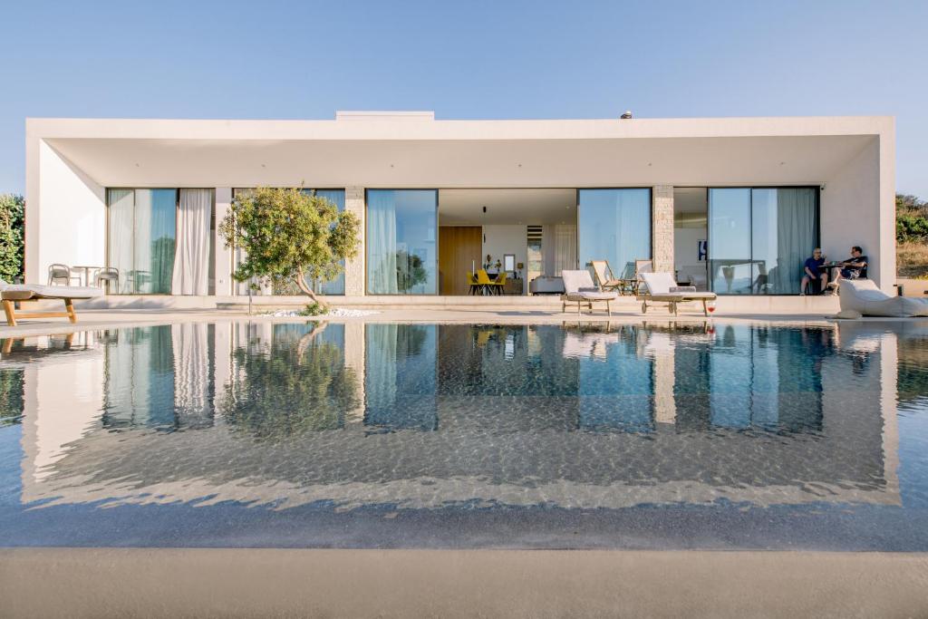 Bazén v ubytování Ellas Residence fantastic pool heated nebo v jeho okolí