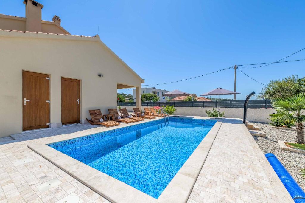 Villa Half Moon