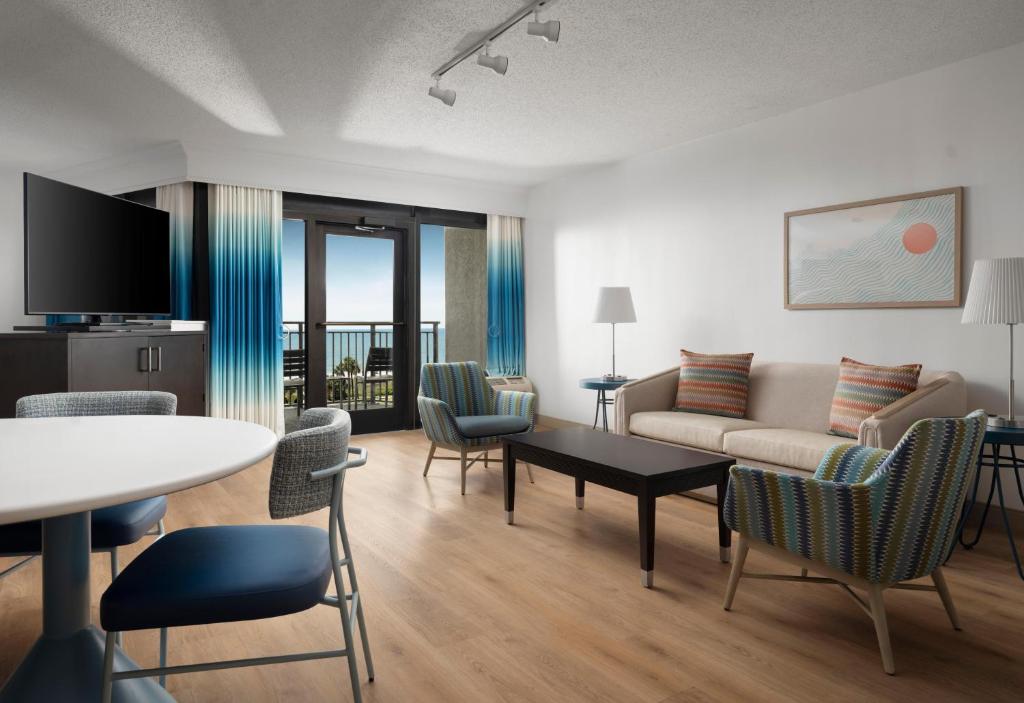 DoubleTree Resort by Hilton Myrtle Beach Oceanfront - 