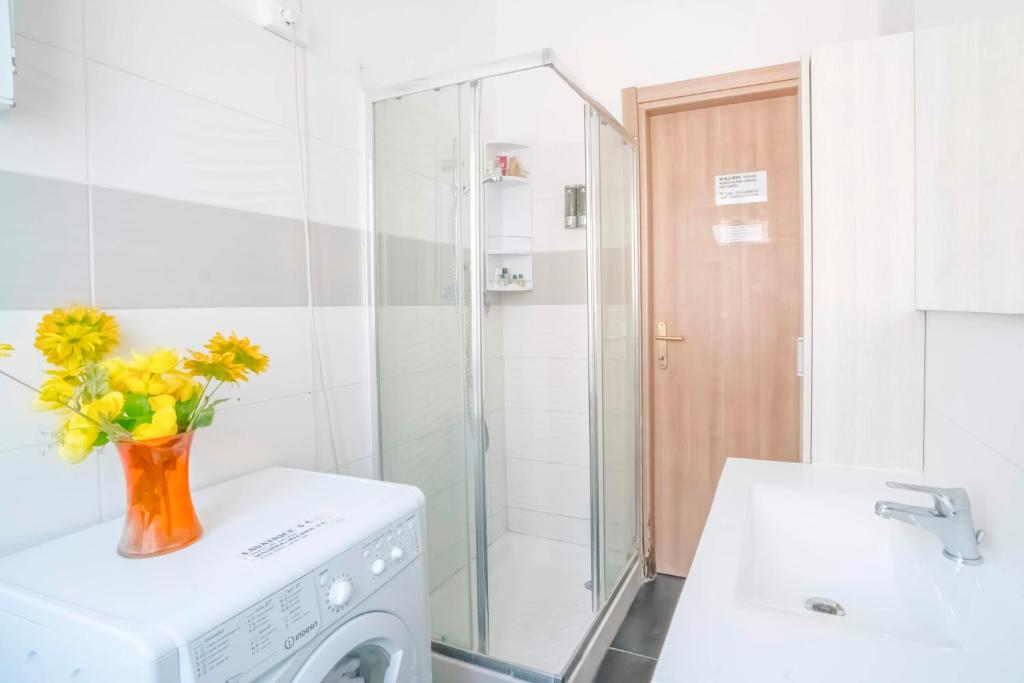 Europe Station Rooms - Letto Singolo In Dormitorio Misto