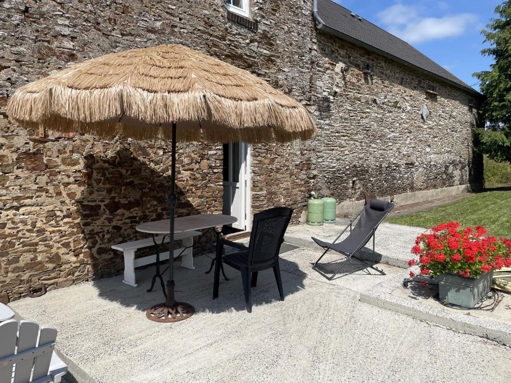 Patio nebo venkovní prostory v ubytování B&B Chambres d'hôtes Ferme Mahyas