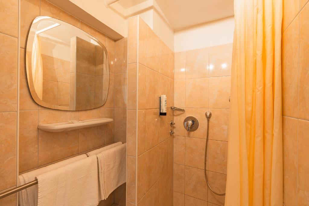 Parkhotel Crombach am Salingarten - Camera Familiare Con Doccia