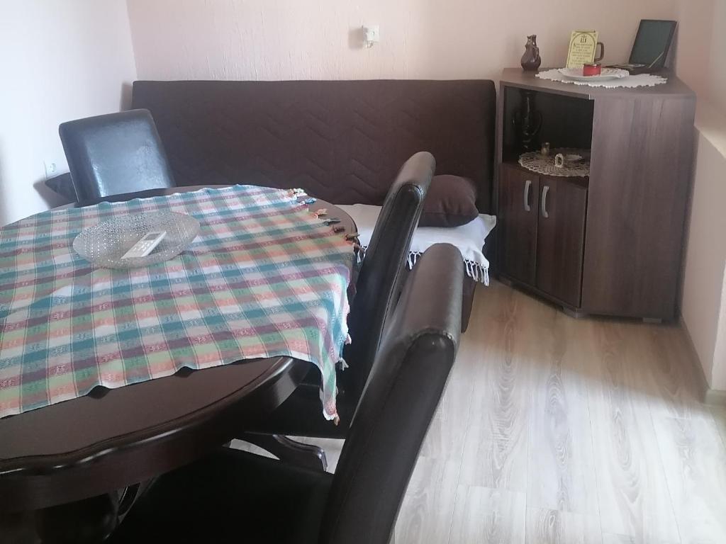 TV a/nebo společenská místnost v ubytování Apartman Visnja