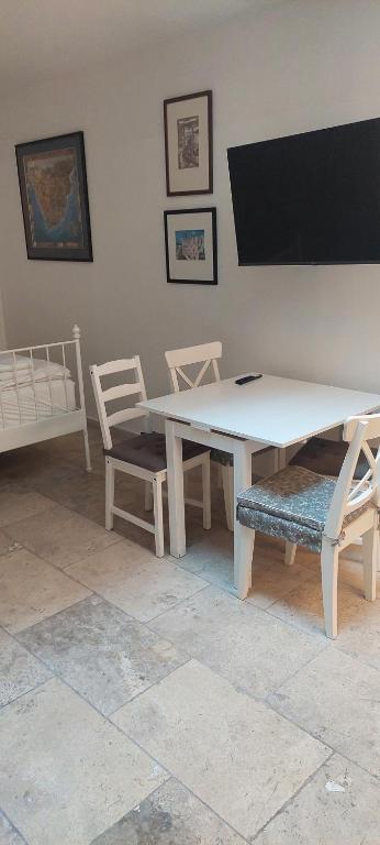 Modern Studios near City Center - Resim 28