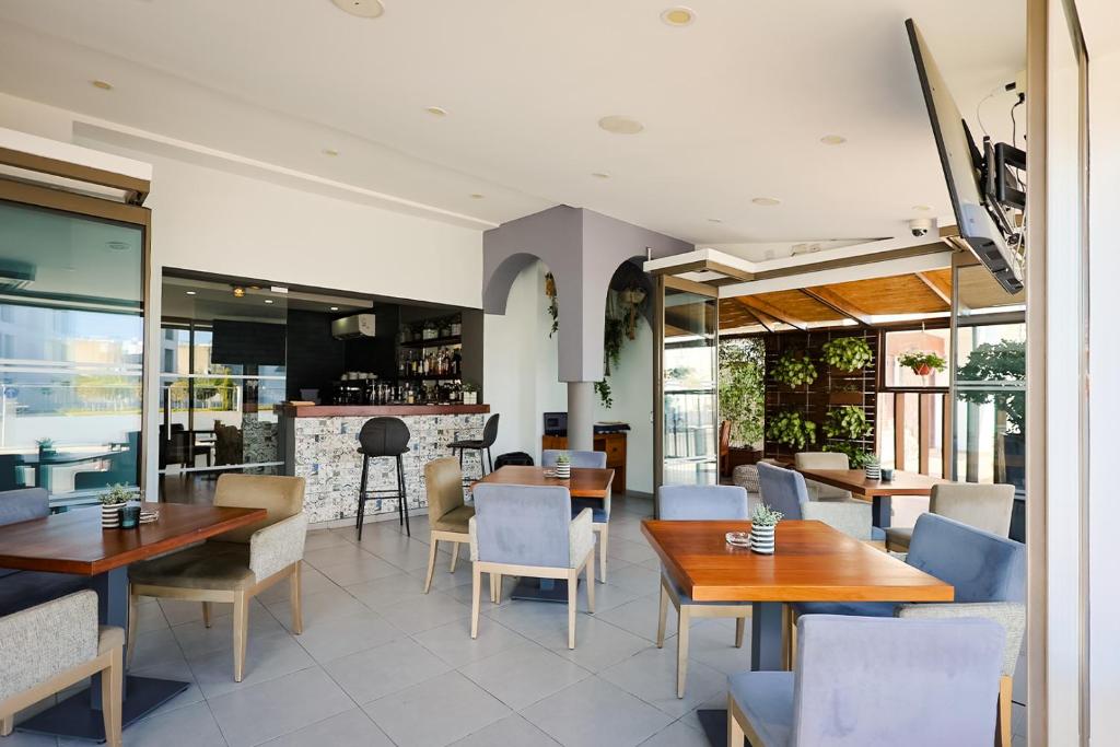 Restaurace v ubytování Mikes Kanarium City Hotel