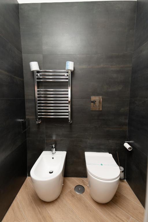 Koupelna v ubytování Kira suite and rooms