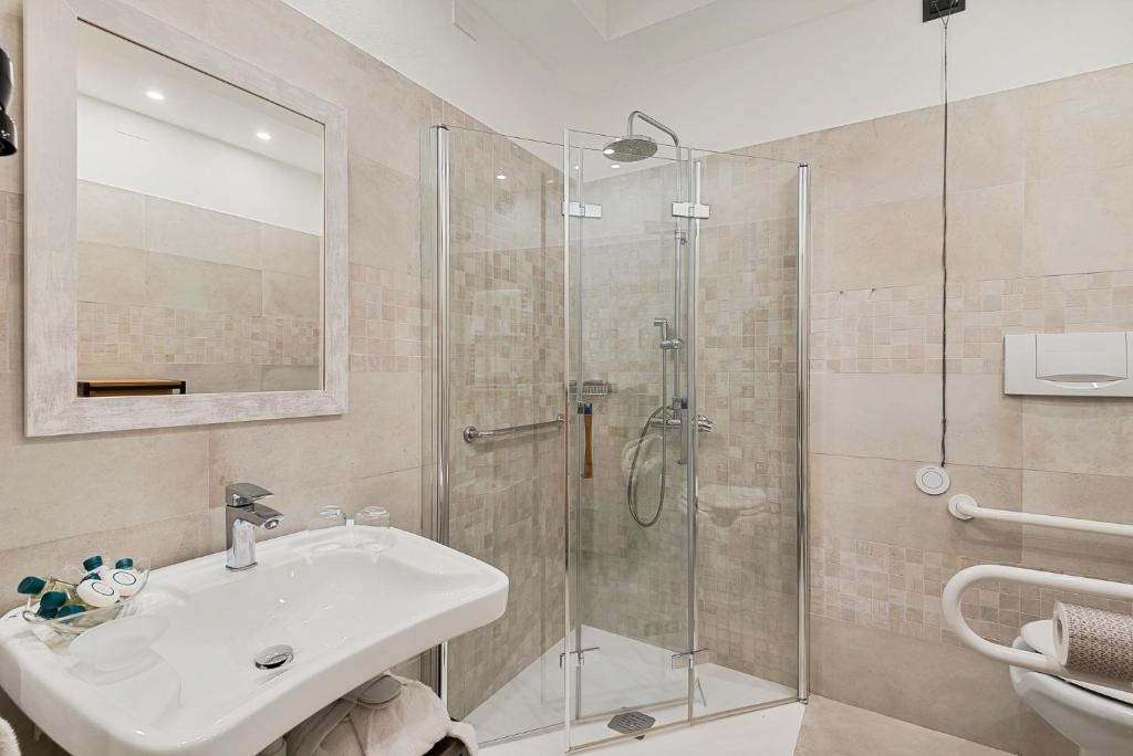 Hotel Excelsior - Double Or Twin Room - Disability Access
