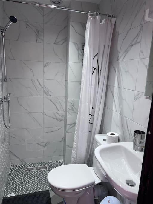 Koupelna v ubytování Appartement No 4 vue sur mer au loin