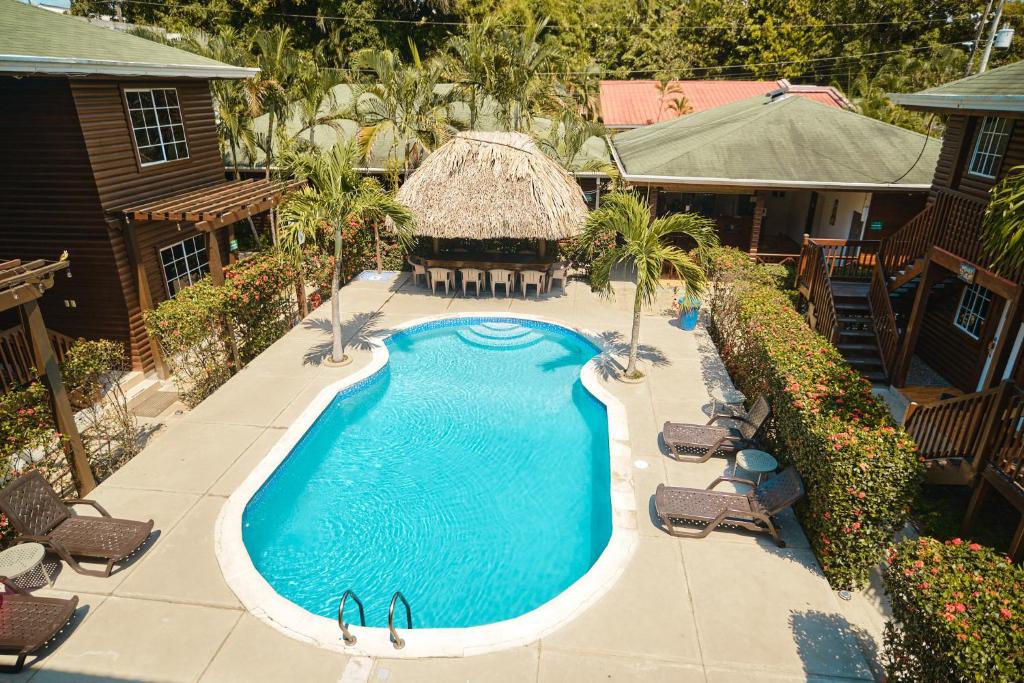 Bazén v ubytování Hotel Playa Caribe nebo v jeho okolí