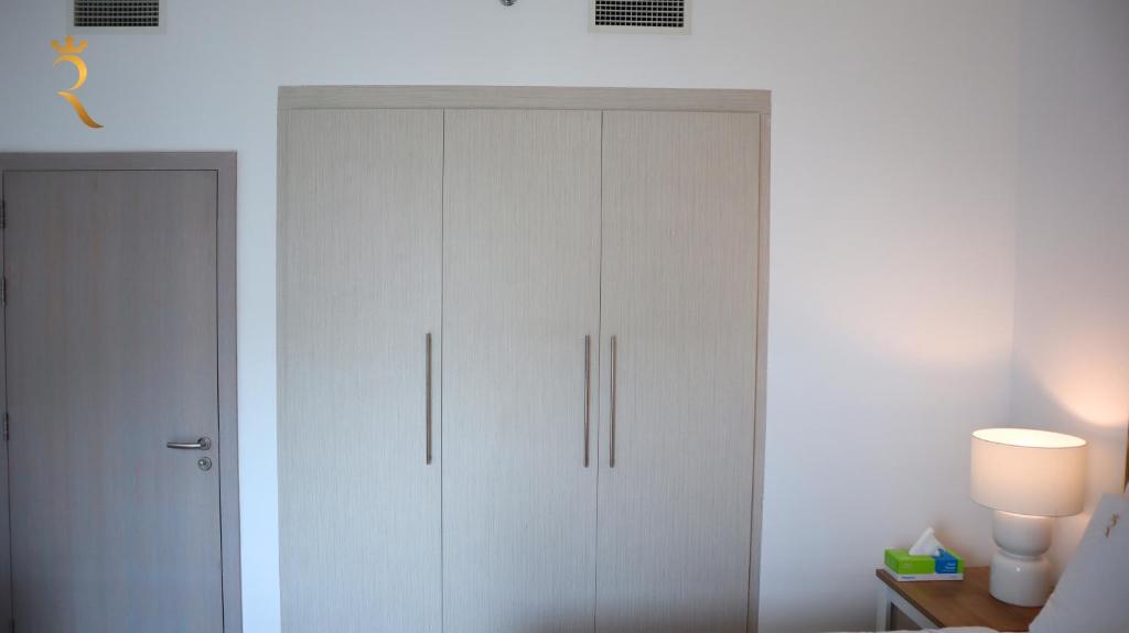 Fotografija v galeriji nastanitve Cozy 1BR Apartment Yas Island v mestu Abu Dhabi
