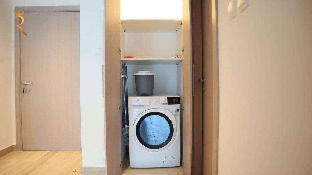 Fotografija v galeriji nastanitve Cozy 1BR Apartment Yas Island v mestu Abu Dhabi