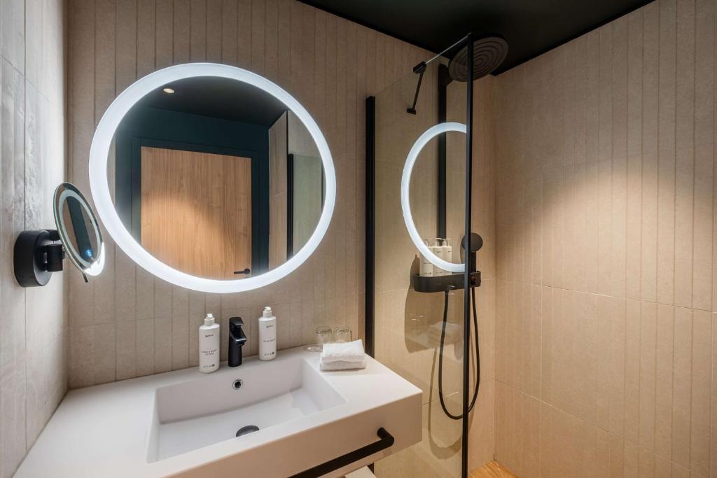 Radisson Hotel Reims - Resim 11