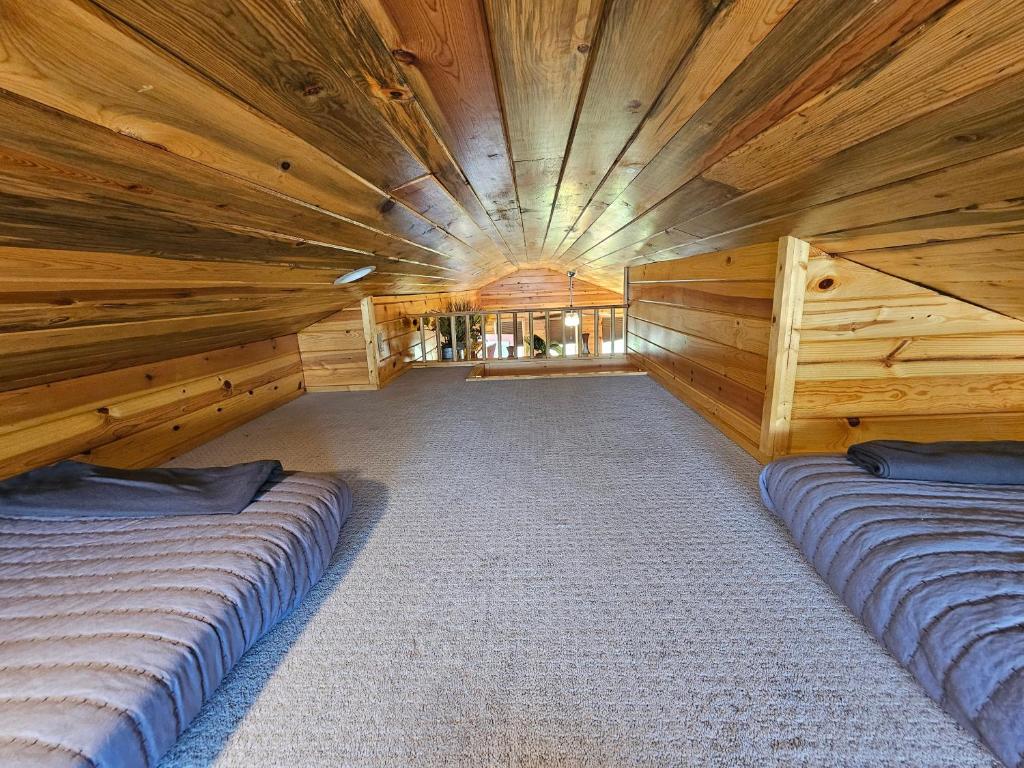 Postel nebo postele na pokoji v ubytování JW Grand Junction