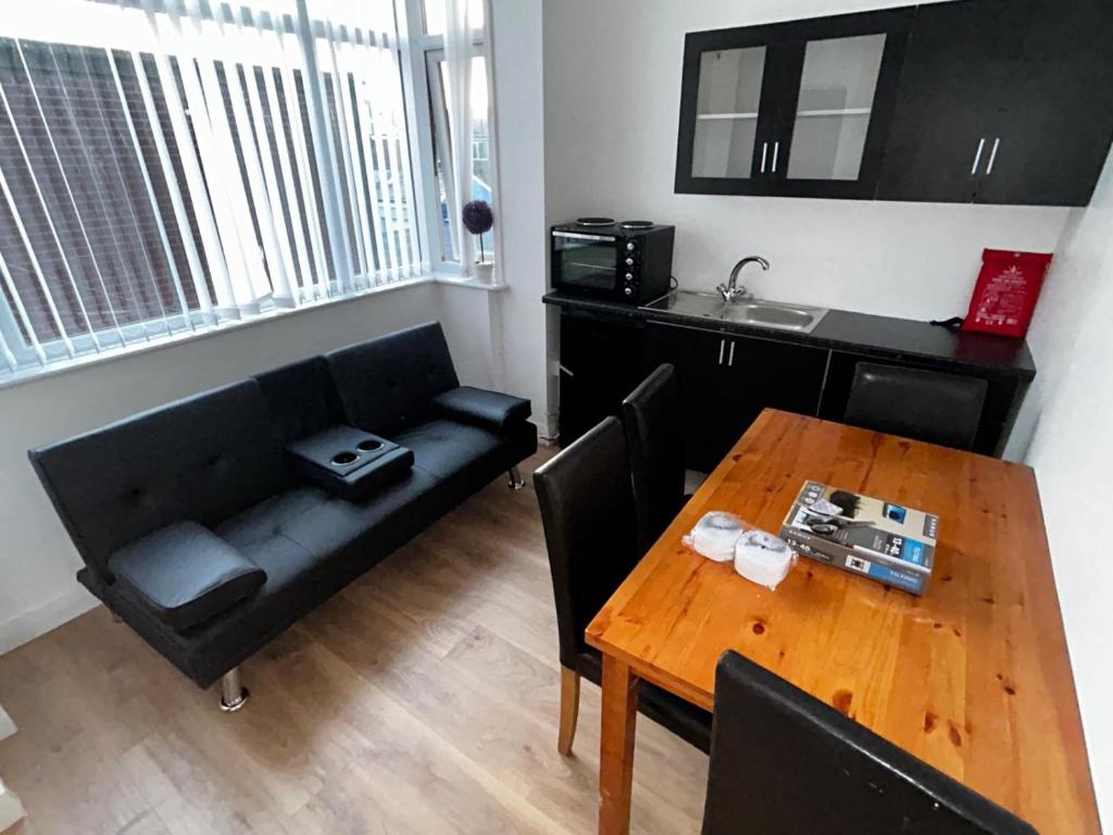 Pinnacle Hotel and Suites Formerly Jean Martyn Hotel Blackpool - Resim 25