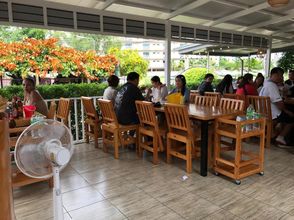 Grand Florida芭提雅带免费游泳池温泉桑拿浴和健身房瑜伽室私家海滩公寓E206 - One-Bedroom Apartment