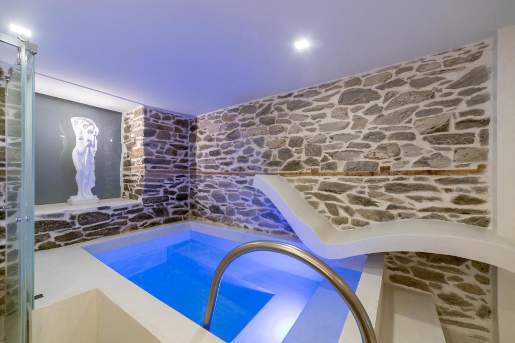 Φωτογραφία από το άλμπουμ του PomeGranate Suites στην Καβάλα