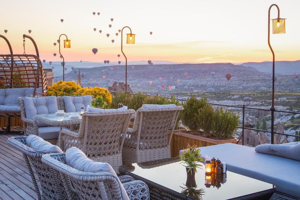 A seating area at Cappadocia Pegasos Cave Suite Hotel