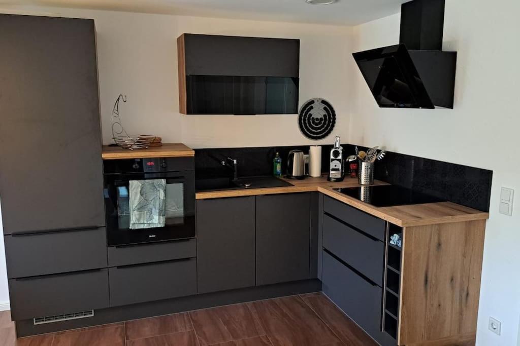 Kuchyň nebo kuchyňský kout v ubytování Ferienwohnung im Thüringer Wald