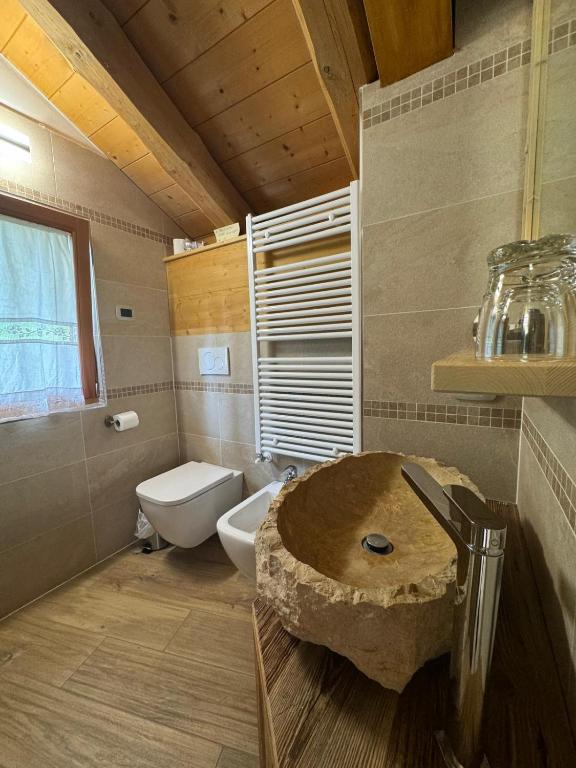 Koupelna v ubytování B&B antico tabià dolomitico