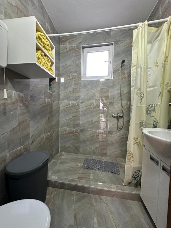 Koupelna v ubytování Apartman Pogled Arilje