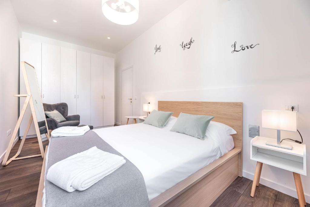 Postel nebo postele na pokoji v ubytování Italstay - Belzoni new flat - Private parking