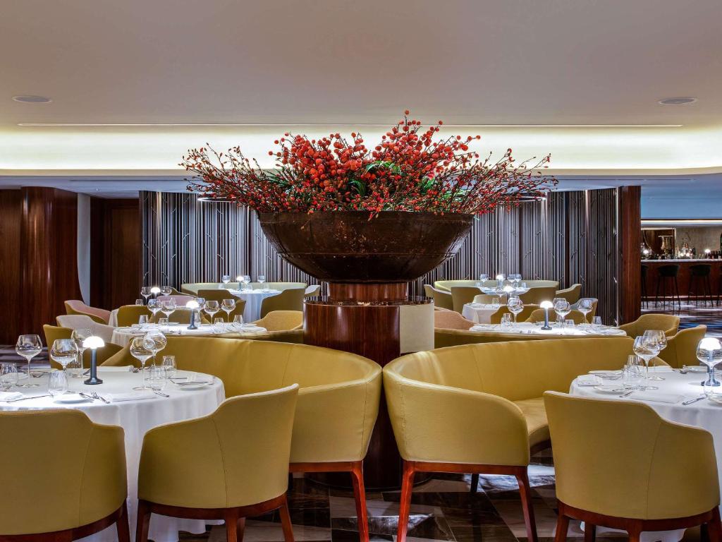 Restaurace v ubytování Queen Elizabeth 2 Hotel