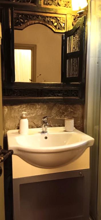 Koupelna v ubytování Elaion Guesthouse