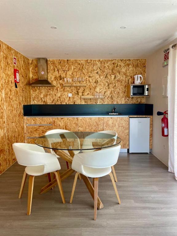 Kuchyň nebo kuchyňský kout v ubytování 818 Centro Náutico Bungalows