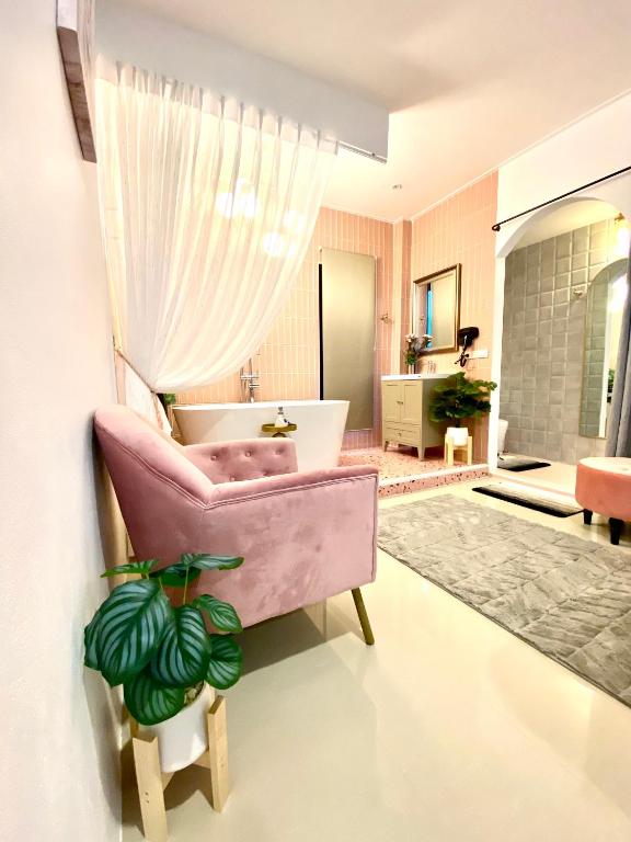 Posezení v ubytování Virawan home villa ที่พักเกาะล้าน