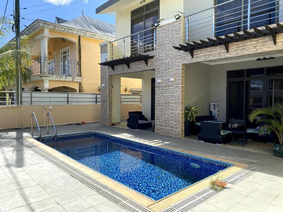 Bazén v ubytování Pereybere Prestige Duplex nebo v jeho okolí