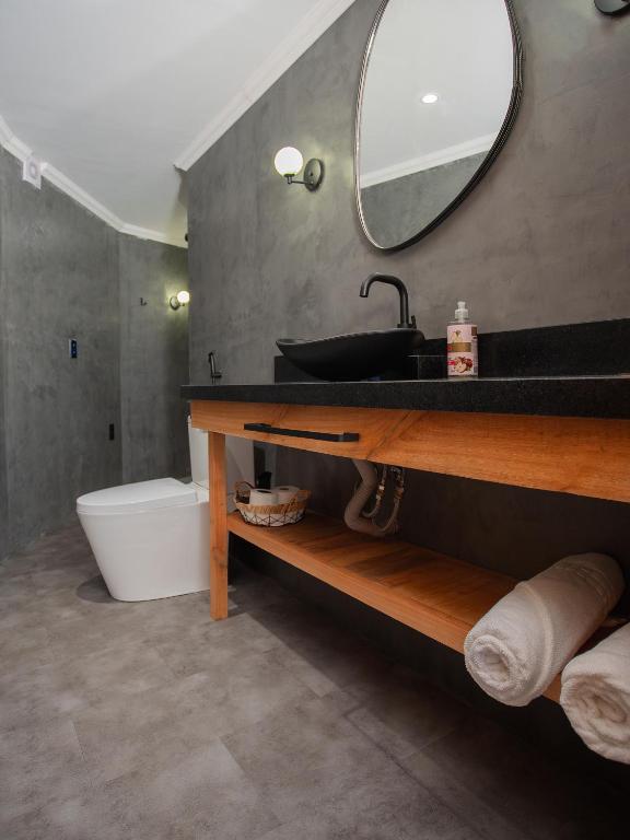 Vannituba majutusasutuses Orion Glamping Hospedagem Domo Geodésico em Urubici