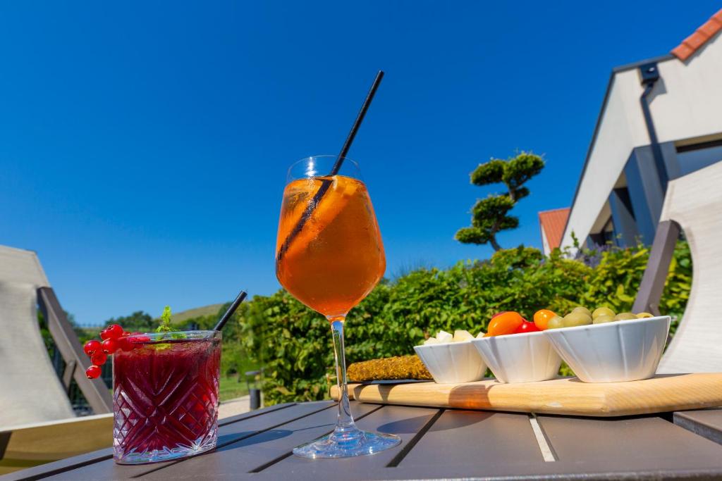 Напитки в Hôtel L'Escale - Piscine & SPA