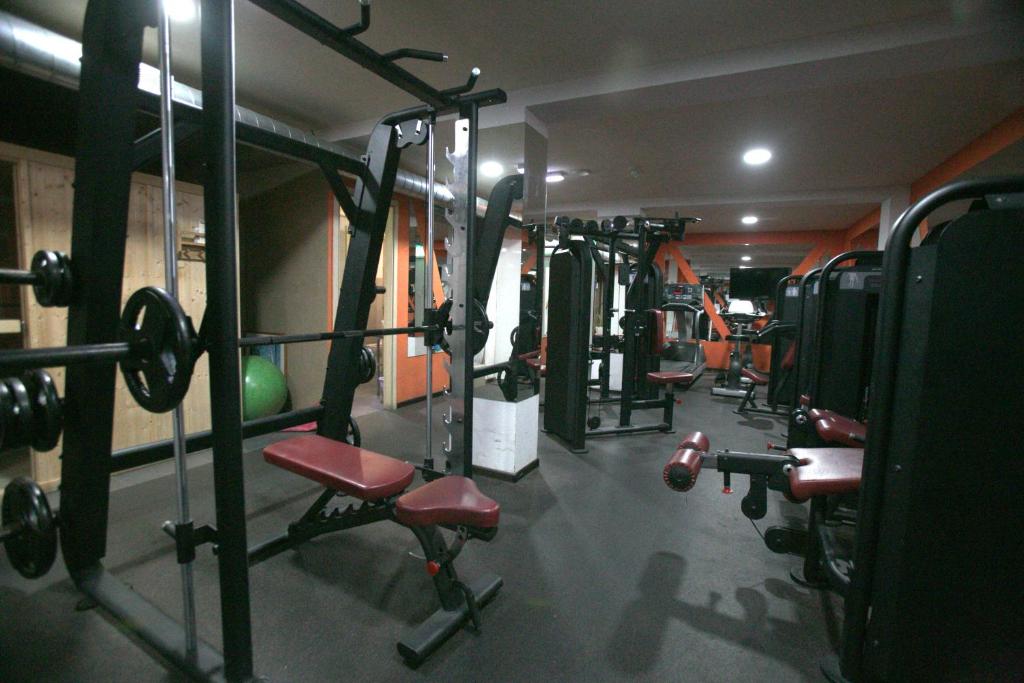 Fitness centrum a/nebo fitness zařízení v ubytování Neptune Hotel Apartments Paphos