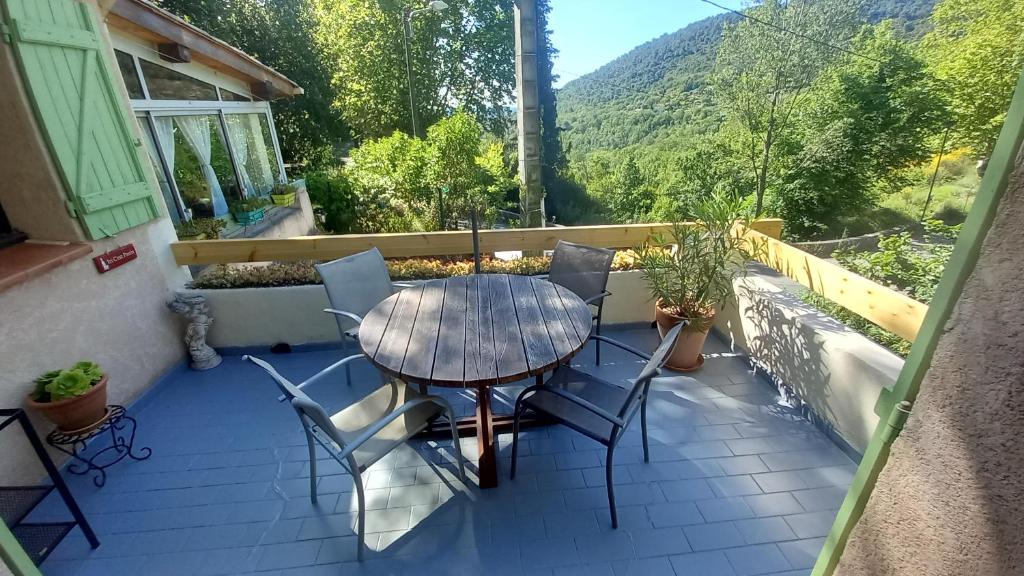 Nespecifikovaný výhled na hory nebo výhled na hory při pohledu z bed and breakfast